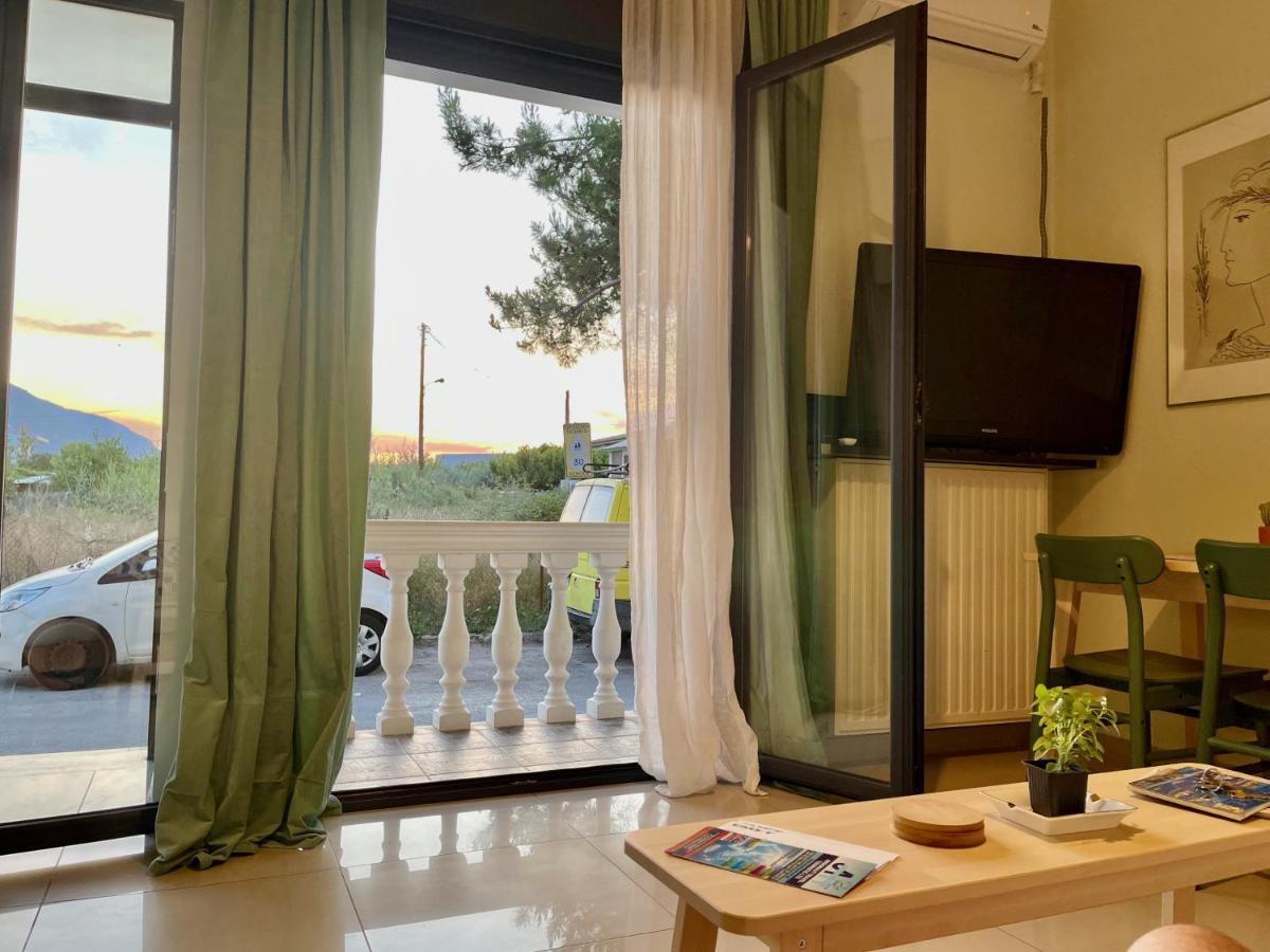 Apartamento 100 Meters From The Sea Xylokastro Exterior foto