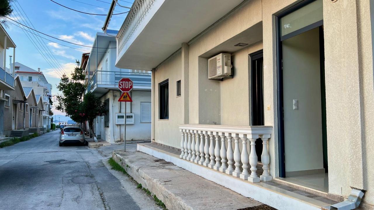Apartamento 100 Meters From The Sea Xylokastro Exterior foto